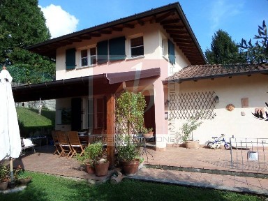 Villa unifamiliare vicolo Spalato 14, Laveno, Laveno-Mombello