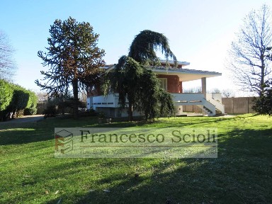 Villa unifamiliare via Basilico, 8, Saronno