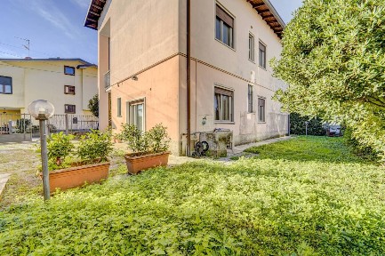 Villa bifamiliare via San Martino, Centro, Somma Lombardo