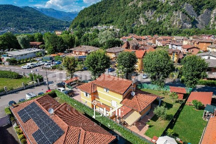 Villa unifamiliare via Taiana 21, Centro, Lavena Ponte Tresa