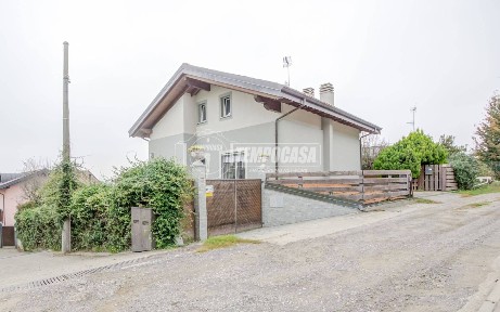 Villa unifamiliare via Cocquo, Cocquo, Sesto Calende