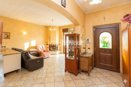 Villa unifamiliare via Giacomo Matteotti 46, Centro, Lonate Pozzolo