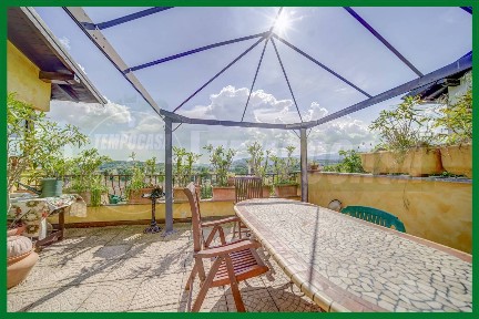 Villa bifamiliare via Sua Santità Papa Giovanni XXIII, Sangiano