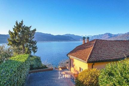 Villa unifamiliare via Verbano, Centro, Leggiuno