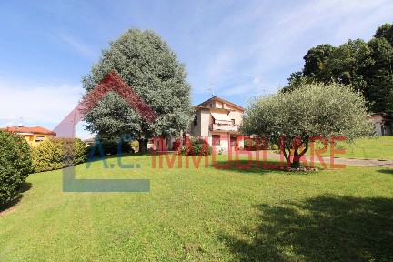 Villa bifamiliare via Felice Cavallotti 6, Centro, Vergiate