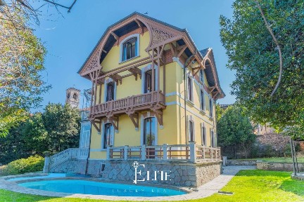 Villa unifamiliare via Cesare Battisti 7, Centro, Porto Valtravaglia