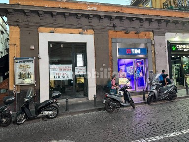 Napoli, Chiaia, Via dei Mille