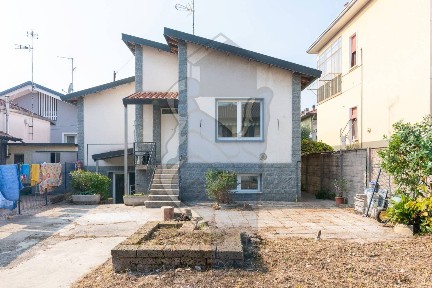 Villa unifamiliare via della Pergola 13, Madonna Regina, Busto Arsizio