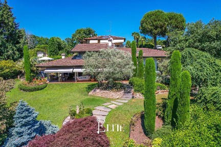 Villa unifamiliare via Monte Grappa 30, Centro, Besozzo