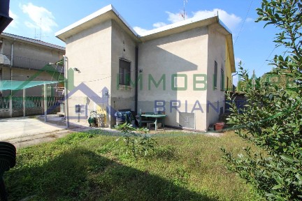 Villa bifamiliare via Carlo Pandolfi, Centro, Somma Lombardo