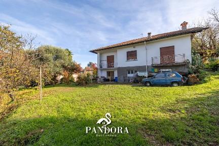 Villa unifamiliare via Monviso 39, Centro, Taino