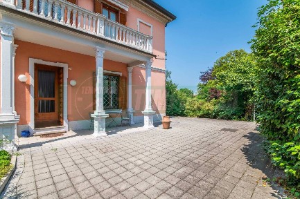 Villa bifamiliare via Col di Lana 11, Lonate Ceppino