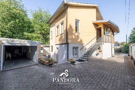 Villa unifamiliare via Padova 76, Arnate, Gallarate