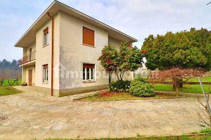 Villa unifamiliare via Sant'Alessandro 32, Albizzate