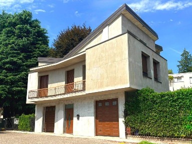Villa unifamiliare corso Sempione, Ronchi, Gallarate