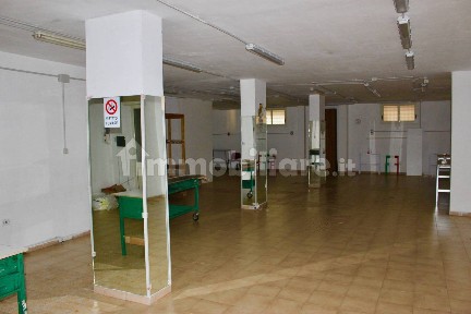 Internet point - Phone center con laboratorio in Affitto