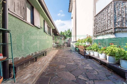 Villa bifamiliare via Adamello 14, Olgiate Olona
