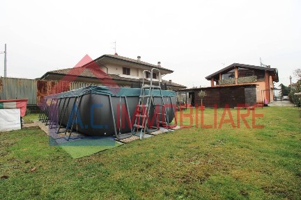 Appartamento in villa via Sant'Eurosia 5, Centro, Vergiate