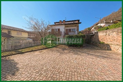 Villa bifamiliare via Roma, Centro, Cuasso al Monte