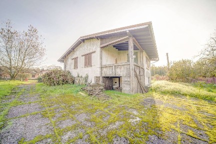 Villa unifamiliare via Leonardo da Vinci, Centro, Taino