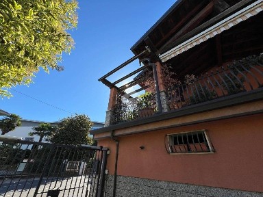 Villa bifamiliare via Caronno Varesino 38, Morazzone