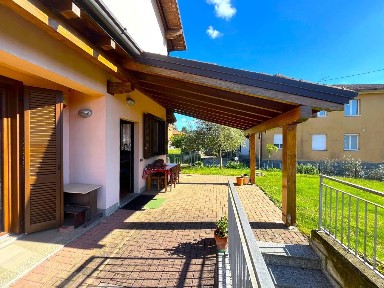 Villa unifamiliare via Sabotino 19, Albizzate