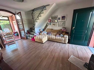 Villa a schiera via Ronzano, Trinità, Battifollo, Sarzana