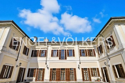 Villa plurifamiliare via Risorgimento 5, Centro, Samarate