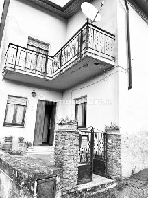 Villa a schiera via ghitella, 2, Casano Dogana Isola, Luni