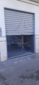 Attività commerciale in Affitto