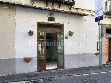 Attività commerciale in Affitto