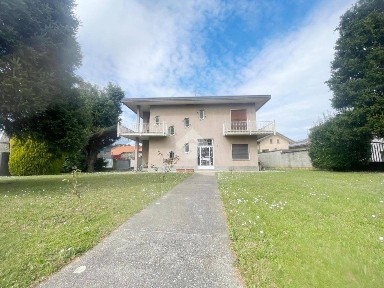 Villa bifamiliare via Ugo Foscolo 27, Gerenzano