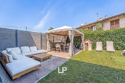 Villa bifamiliare via Oriano 10, Centro, Sesto Calende