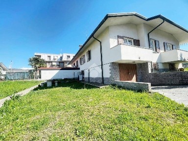 Villa bifamiliare via Torino 21, Gerenzano