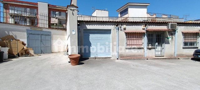 Attività commerciale in Affitto