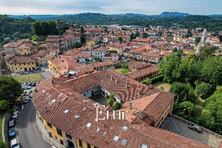 Villa unifamiliare, da ristrutturare, 1260 m², Centro, Besozzo