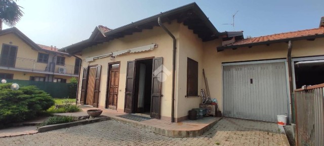 Villa unifamiliare via toti 26, Centro, Lonate Pozzolo