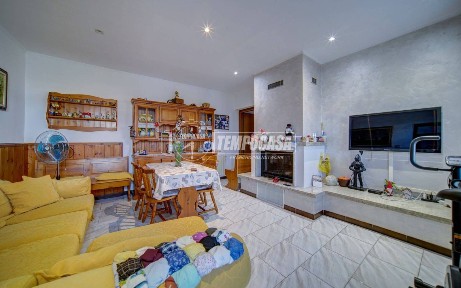 Villa bifamiliare via piaggio 43, Besnate