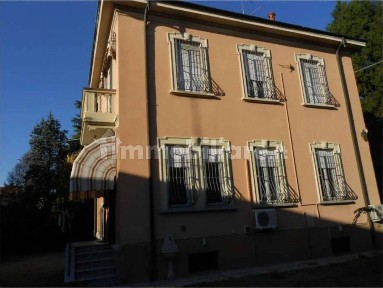 Villa all'asta via Novara 12, Saronno