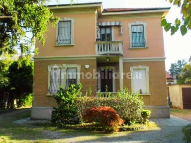 Villa all'asta via Novara, 12, Saronno