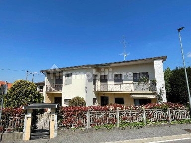 Villa unifamiliare via Murè, Centro, Somma Lombardo