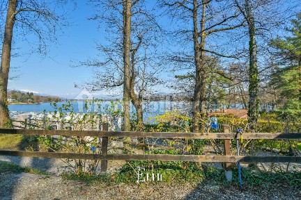 Villa unifamiliare via Lago di Monte 497, Comabbio