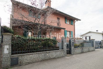 Villa unifamiliare via Monte Rosa 16, Origgio