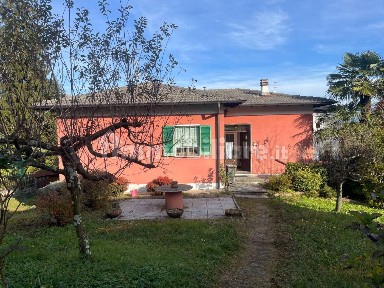 Villa unifamiliare via Viconago 28, Centro, Cadegliano-Viconago