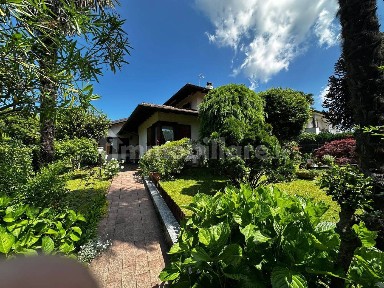 Villa unifamiliare via Alessandro Volta 3, Centro, Somma Lombardo