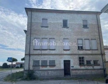 Ravenna, Mezzano - Borgo Masotti, Via Zuccherificio
