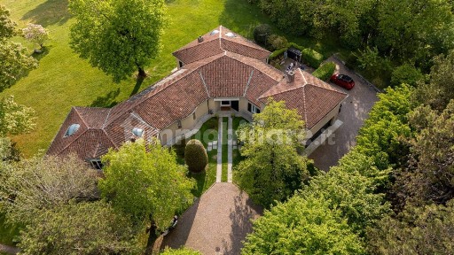 Villa plurifamiliare via Monviso 9, Barasso