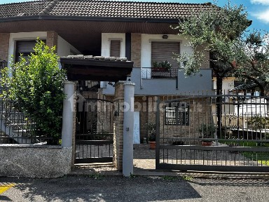 Villa unifamiliare via Vanzaghello, Madonna Regina, Busto Arsizio