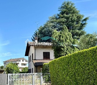 Saronno, Via Carso, 43