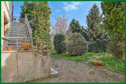 Villa bifamiliare viale dell'Ippodromo, Biumo Inferiore - Superiore, Varese